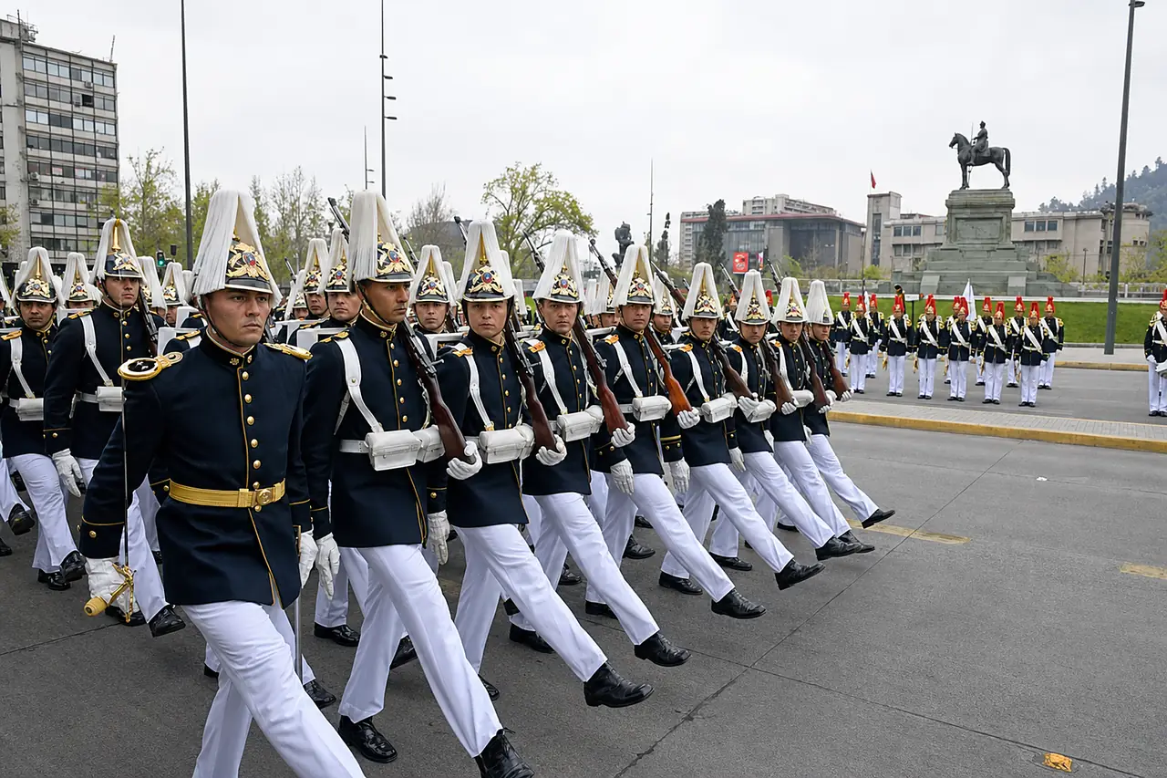 Cadetes desfilando en la Gran Parada Militar